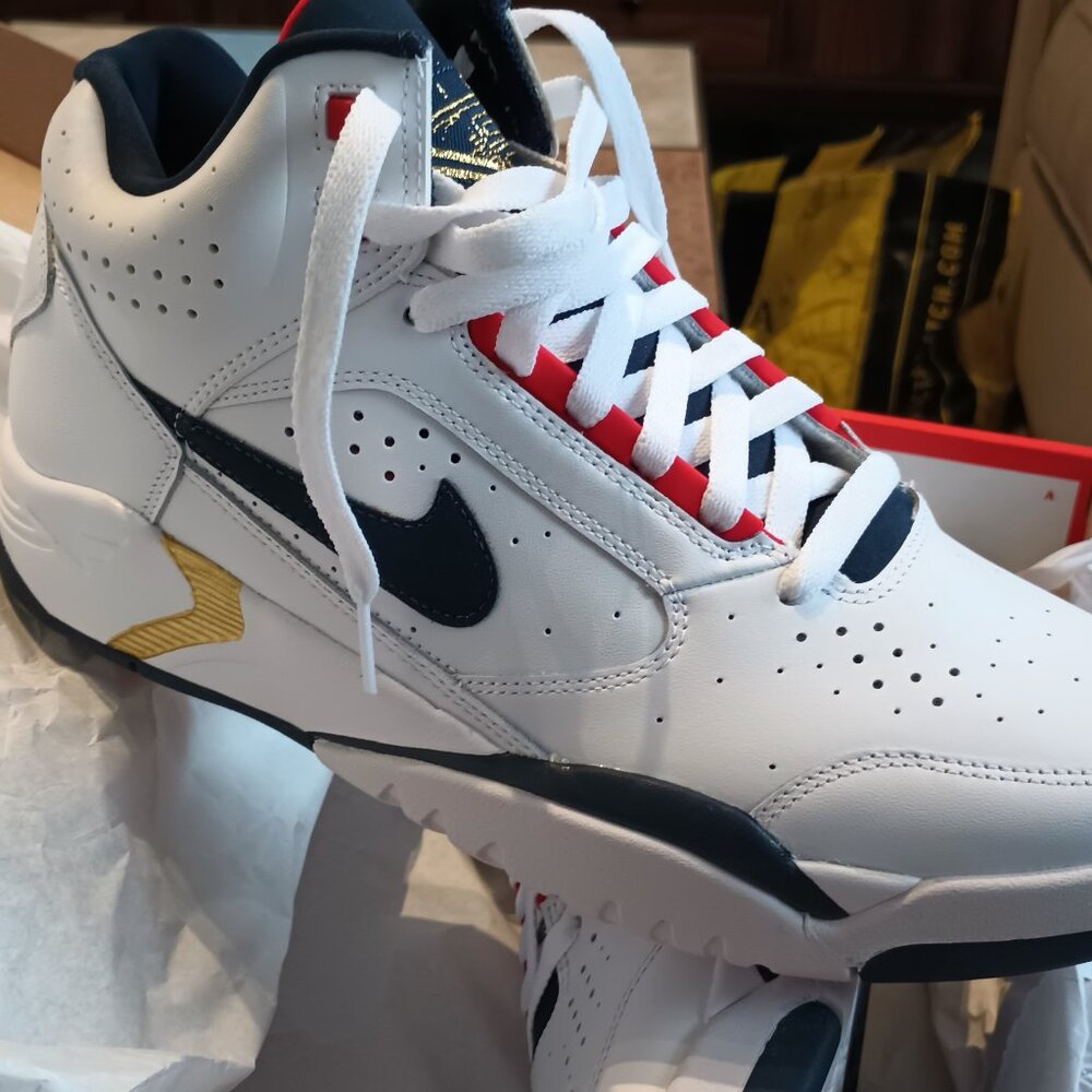 Nike Flights Lite Mid